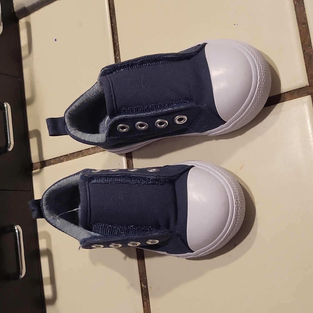 Size 6 blue canvas sneakers